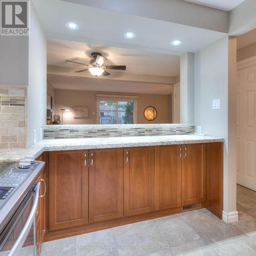383 Edinburgh Rd S. Guelph, Edinburgh Place Condos - 30 - 383 Edinburgh Road S, Guelph (Dovercliffe Park/Old University), ON - Indoor Photo Showing Kitchen