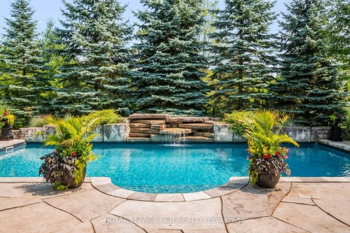 9727 Dundas Street E, Erin, ON - Outdoor With In Ground Pool