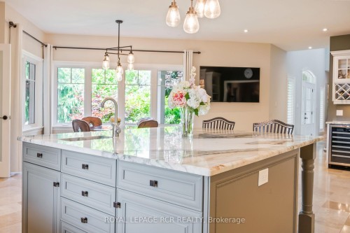 9727 Dundas Street E, Erin, ON - Indoor