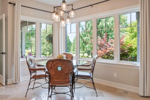 9727 Dundas Street E, Erin, ON - Indoor Photo Showing Dining Room