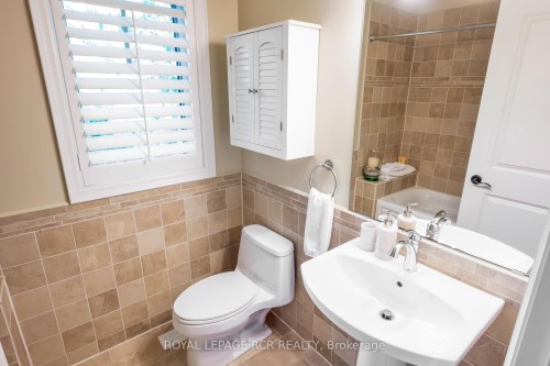 9727 Dundas Street E, Erin, ON - Indoor Photo Showing Bathroom