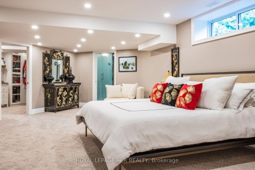 9727 Dundas Street E, Erin, ON - Indoor Photo Showing Bedroom