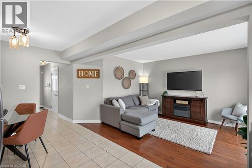 222 Fall Fair Way Unit# 64, Binbrook, ON - Indoor Photo Showing Living Room