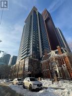 2004 - 28 LINDEN STREET  Toronto, ON M4Y 0A4