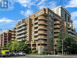 LPH04 - 245 DAVISVILLE AVENUE  Toronto, ON M4S 3H4
