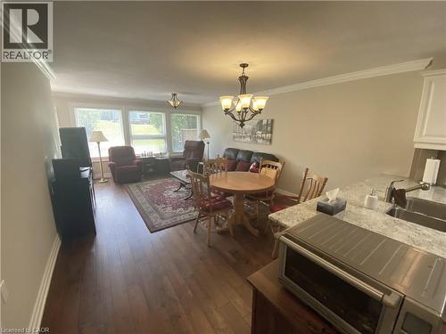 36 Mckenna Court, Hamilton, ON - Indoor Photo Showing Dining Room