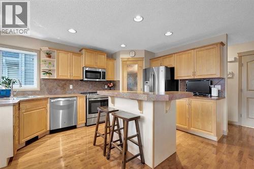 270 Everstone Drive Sw, Calgary, AB - Indoor Photo Showing Kitchen