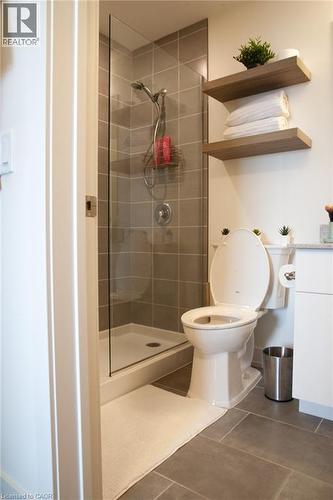 Master bathroom - 255 Northfield Drive E Unit# 506, Waterloo, ON - Indoor Photo Showing Bathroom