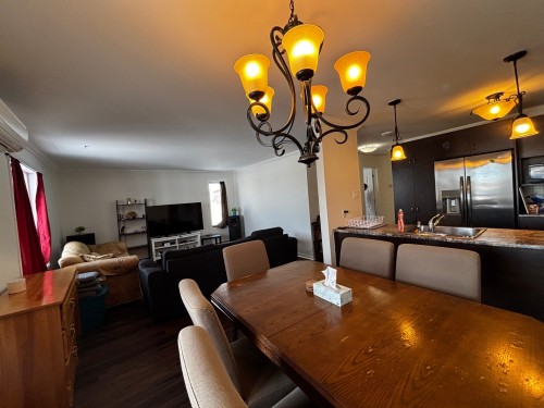 Salle à manger - 202-320 Rue Jean-Claude-Tremblay, Vaudreuil-Dorion, QC - Indoor Photo Showing Dining Room