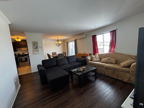 Salon - 202-320 Rue Jean-Claude-Tremblay, Vaudreuil-Dorion, QC - Indoor Photo Showing Living Room