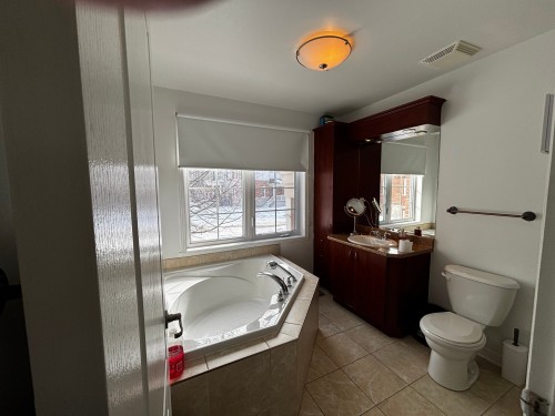 Salle de bains - 202-320 Rue Jean-Claude-Tremblay, Vaudreuil-Dorion, QC - Indoor Photo Showing Bathroom