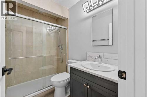 127 Lynnview Way Se, Calgary, AB - Indoor Photo Showing Bathroom