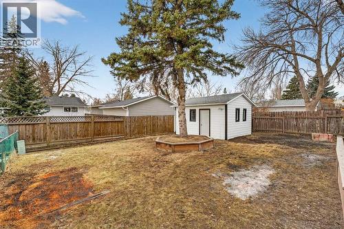 127 Lynnview Way Se, Calgary, AB - Outdoor