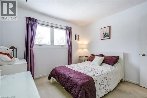 6428 Chaumont Crescent, Mississauga, ON - Indoor Photo Showing Bedroom