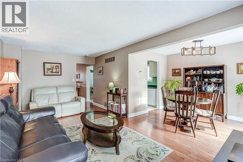6428 Chaumont Crescent, Mississauga, ON - Indoor Photo Showing Living Room