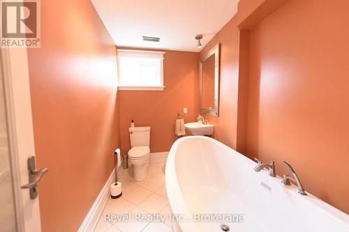 4 Teskey Court, Collingwood, ON - Indoor Photo Showing Bathroom
