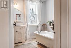 Guest Bathroom - 