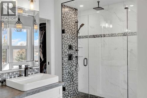 5 Leonard Close, Sylvan Lake, AB - Indoor Photo Showing Bathroom