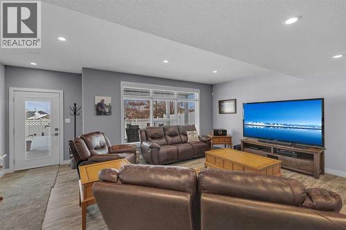 5 Leonard Close, Sylvan Lake, AB - Indoor Photo Showing Living Room