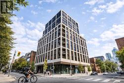 702 - 123 PORTLAND STREET  Toronto, ON M5V 2N4