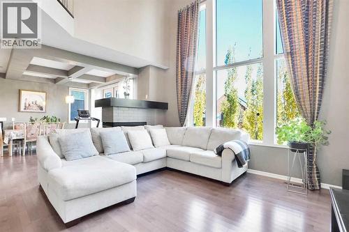 60 Cranarch Rise Se, Calgary, AB - Indoor Photo Showing Living Room
