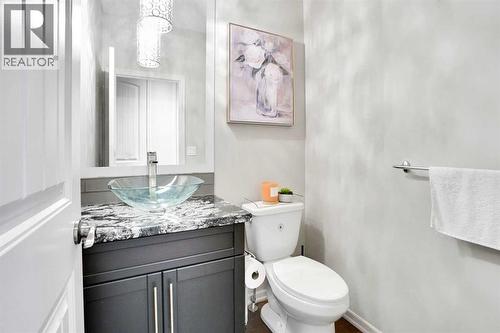 60 Cranarch Rise Se, Calgary, AB - Indoor Photo Showing Bathroom
