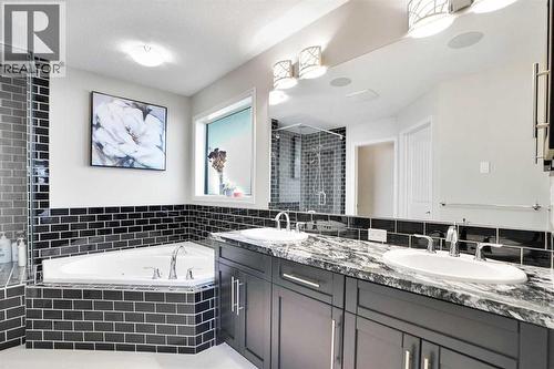 60 Cranarch Rise Se, Calgary, AB - Indoor Photo Showing Bathroom