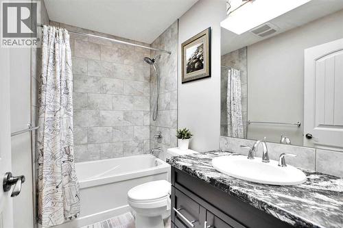 60 Cranarch Rise Se, Calgary, AB - Indoor Photo Showing Bathroom