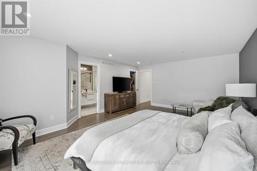 559 Mutual Street, Ottawa, ON - Indoor Photo Showing Bedroom