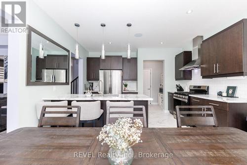 8 Elderberry Road, Thorold (Confederation Heights), ON - Indoor Photo Showing Kitchen With Upgraded Kitchen