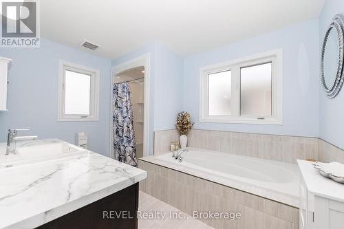 8 Elderberry Road, Thorold (Confederation Heights), ON - Indoor Photo Showing Bathroom