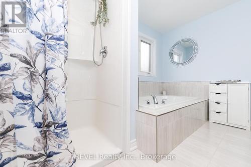 8 Elderberry Road, Thorold (Confederation Heights), ON - Indoor Photo Showing Bathroom