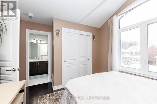 8 Elderberry Road, Thorold (Confederation Heights), ON - Indoor Photo Showing Bedroom