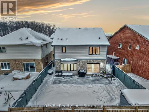 8 Elderberry Road, Thorold (Confederation Heights), ON - Outdoor