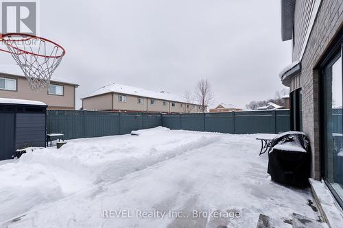 8 Elderberry Road, Thorold (Confederation Heights), ON - Outdoor