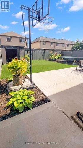 8 Elderberry Road, Thorold (Confederation Heights), ON - Outdoor