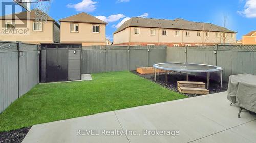 8 Elderberry Road, Thorold (Confederation Heights), ON - Outdoor