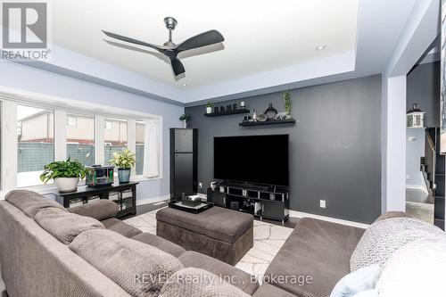 8 Elderberry Road, Thorold (Confederation Heights), ON - Indoor Photo Showing Living Room