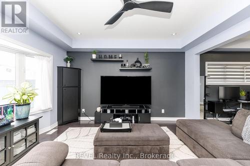 8 Elderberry Road, Thorold (Confederation Heights), ON - Indoor Photo Showing Living Room