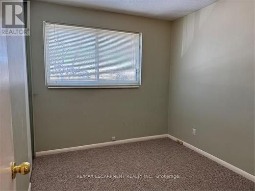 176 Laurier Avenue, Hamilton, ON - Indoor Photo Showing Other Room