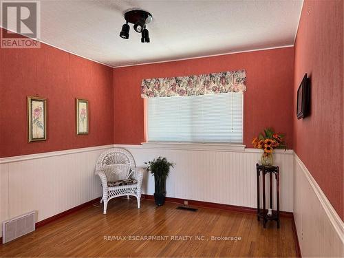 176 Laurier Avenue, Hamilton, ON - Indoor Photo Showing Other Room