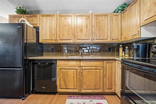 119 Ashford Drive, Winnipeg, MB - Indoor Photo Showing Kitchen
