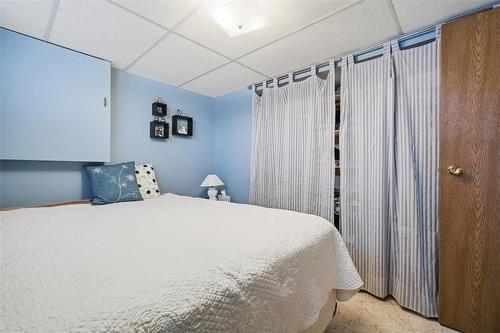 119 Ashford Drive, Winnipeg, MB - Indoor Photo Showing Bedroom