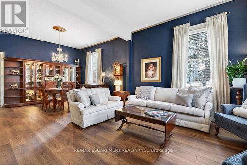 139 Queen Street S, Hamilton, ON - Indoor Photo Showing Living Room