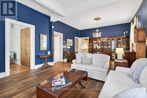 139 Queen Street S, Hamilton, ON - Indoor Photo Showing Living Room
