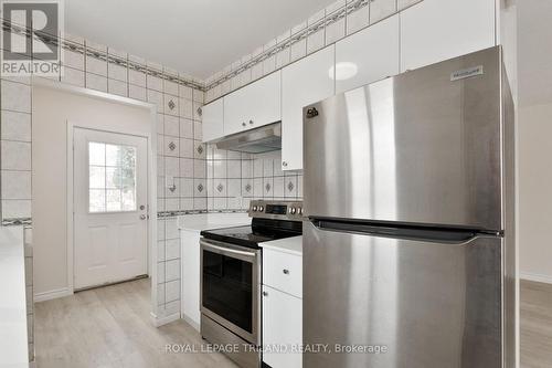 959 Prosperity Court, London East (East D), ON - Indoor Photo Showing Kitchen With Stainless Steel Kitchen