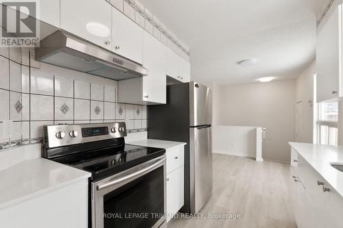 959 Prosperity Court, London East (East D), ON - Indoor Photo Showing Kitchen With Stainless Steel Kitchen With Upgraded Kitchen