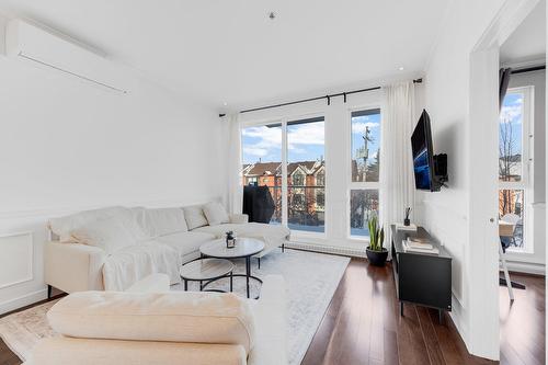 Salon - 219-750 32E Avenue, Montréal (Lachine), QC - Indoor Photo Showing Living Room