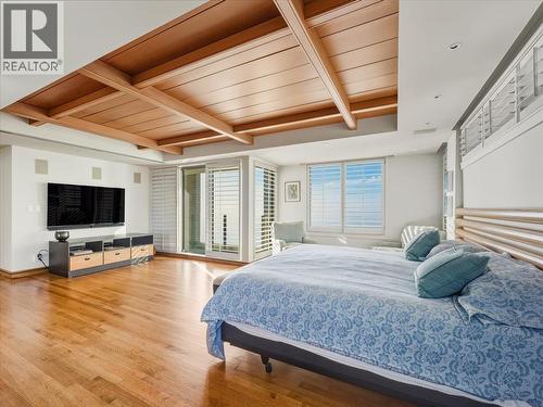 10 2250 Bellevue Avenue, West Vancouver, BC - Indoor Photo Showing Bedroom