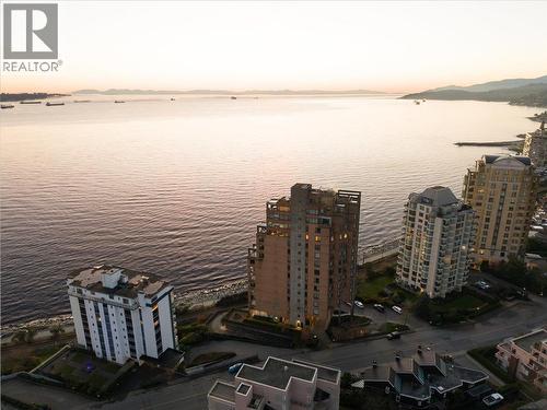 10 2250 Bellevue Avenue, West Vancouver, BC - Outdoor With Body Of Water With View